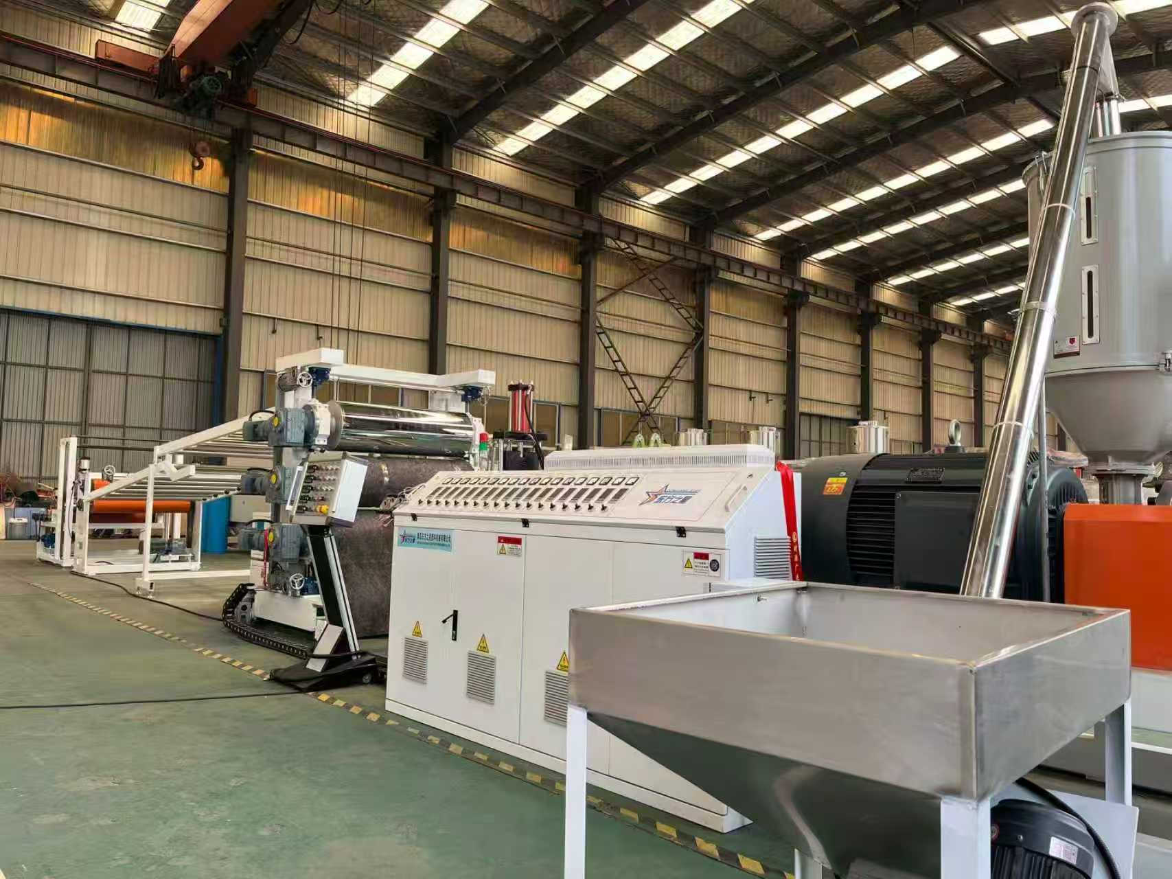 QINGDAO EASTSTAR приглашает клиентов на проверку оборудования противоскользящих ковриков TPE/TPV/TPU/TPR